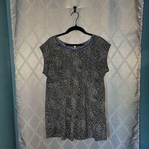 MOTHERHOOD maternity shirt